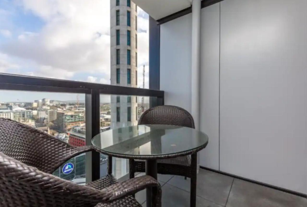 Stunning Skytower And City View 2 Bedroom Apartment 奥克兰 外观 照片